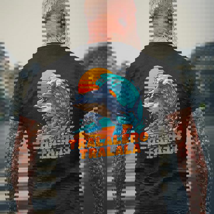 サーフィン トララレロ トラララ イタリアンブレインロットミーム メンズTシャツ バックプリント 高齢者への贈り物