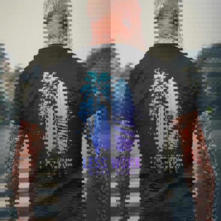 サーフィン ヴィンテージ サーフボード ヤシの木 ビーチ 面白い サーファー メンズTシャツ バックプリント 高齢者への贈り物