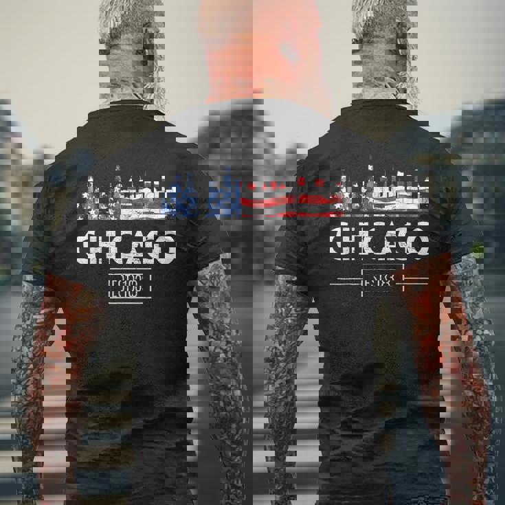 シカゴ 7月4日 アメリカ国旗 愛国的お土産 メンズTシャツ バックプリント 高齢者への贈り物