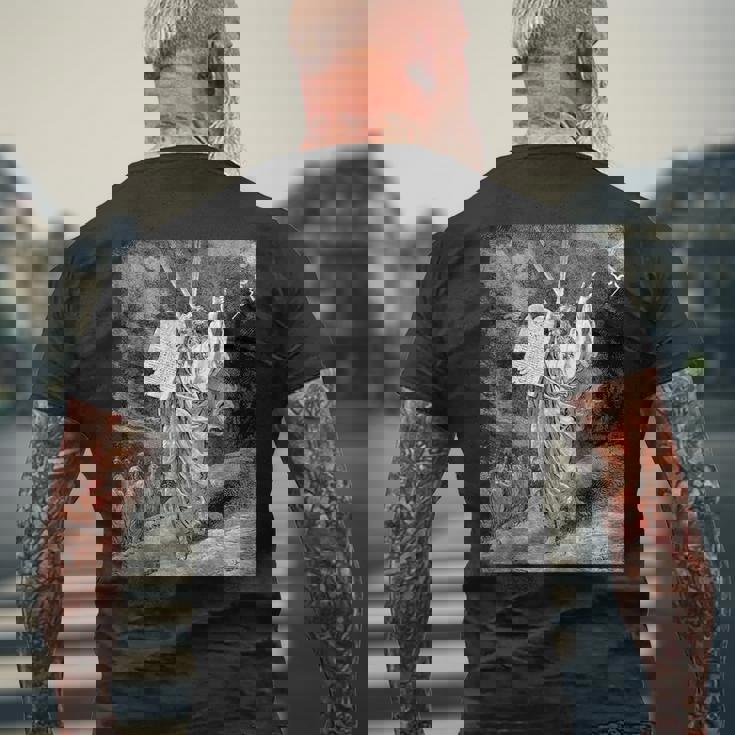 シナイ山から降りてくるモーゼ ギュスターヴ・ドーレ 聖書芸術 メンズTシャツ バックプリント 高齢者への贈り物