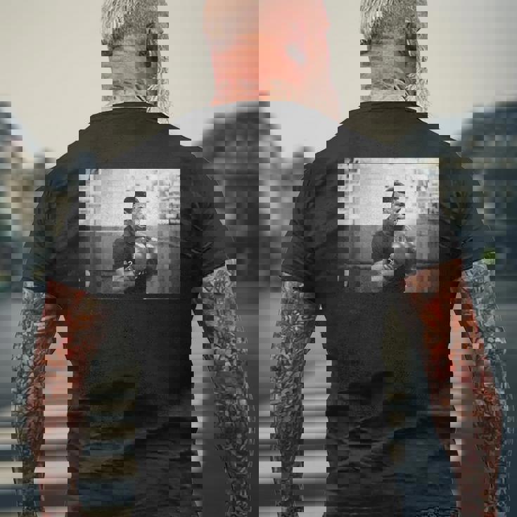 ジェームズ・ティリス対フランク・ブルーノのためにロンドンでボクシングマイク・タイソン。 メンズTシャツ バックプリント 高齢者への贈り物