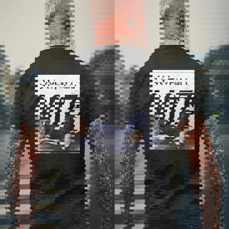 ジェームズ・ボンド 007 スカイフォール メンズTシャツ バックプリント 高齢者への贈り物