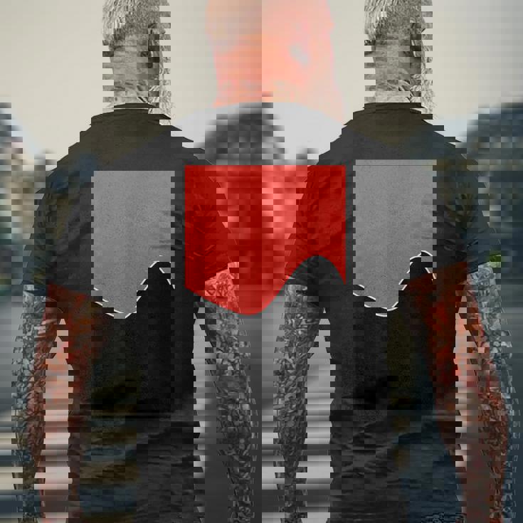 ジオメトリック ツートーン ウェーブ パターン カーミン ピンクとブラック メンズTシャツ バックプリント 高齢者への贈り物