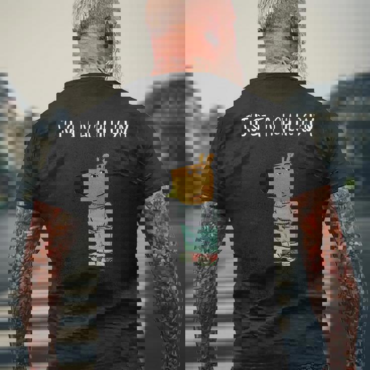 ジャスト・ア・チル・ガイ・ファニー・ミーム メンズTシャツ バックプリント 高齢者への贈り物