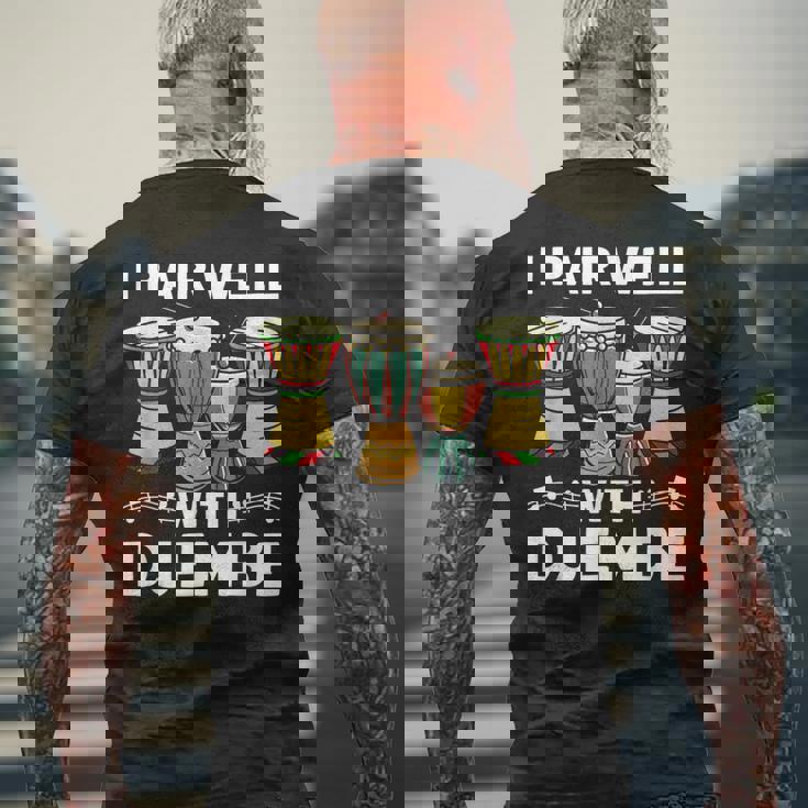 ジャンベ・マンディンカと相性がいいアフリカンミュージックジャンベ メンズTシャツ バックプリント 高齢者への贈り物