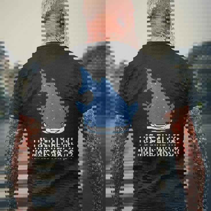 ジンベエザメが本当に好きだよ？かわいいジンベイザメ メンズTシャツ バックプリント 高齢者への贈り物