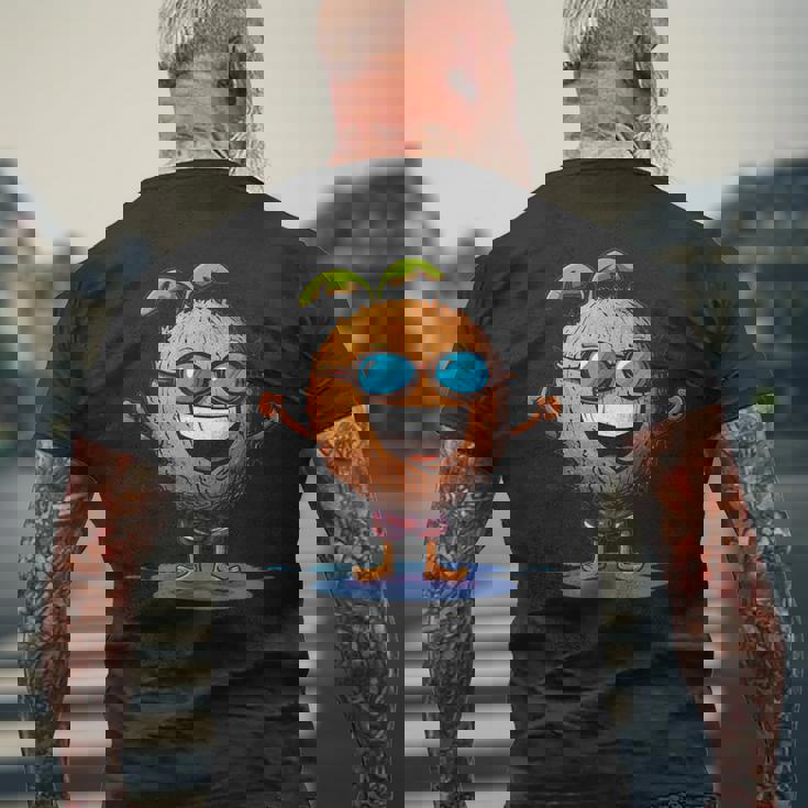 スイミングトランクとサングラスが付いた面白いココナッツ。 メンズTシャツ バックプリント 高齢者への贈り物