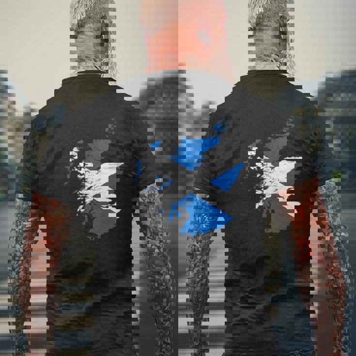 スコットランドの地図と旗の胸のロゴ スコットランドのお土産 メンズTシャツ バックプリント 高齢者への贈り物