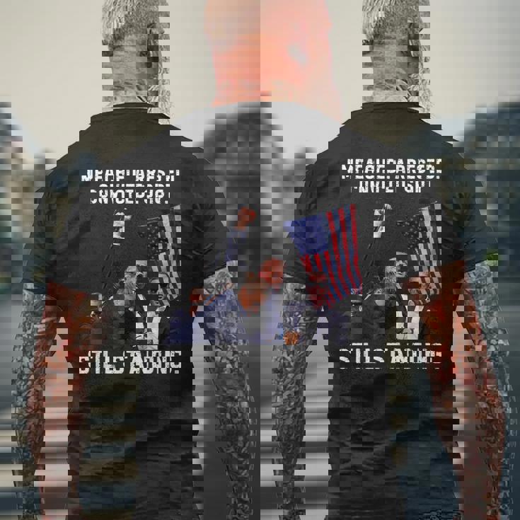 スティル・スタンディング・トランプ 2024 暗殺未遂 メンズTシャツ バックプリント 高齢者への贈り物