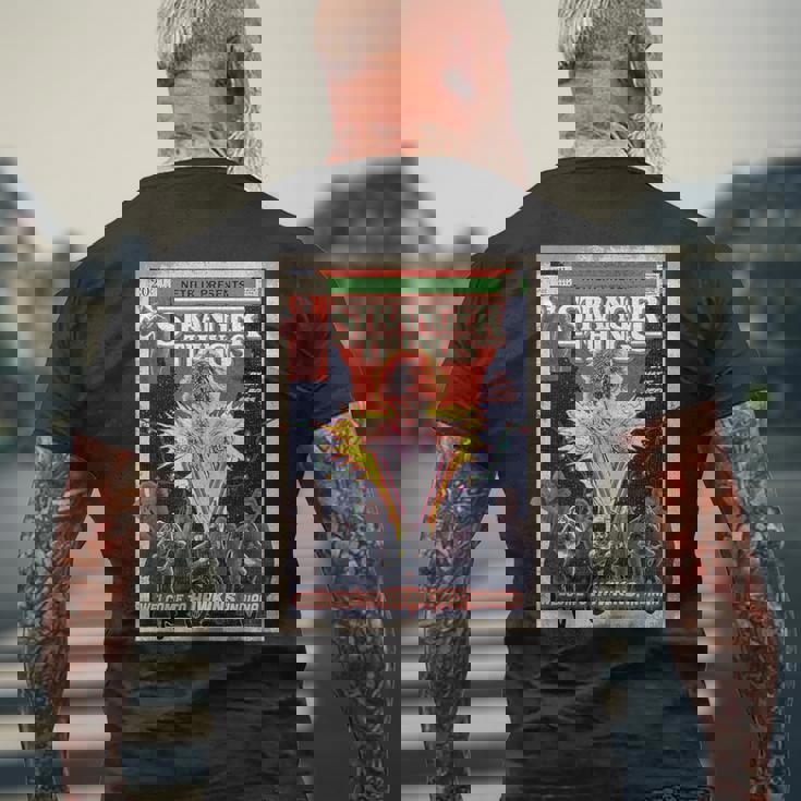 ストレンジャー・シングス リミックス 80年代レトロコミックアート ホーキンズへようこそ メンズTシャツ バックプリント 高齢者への贈り物