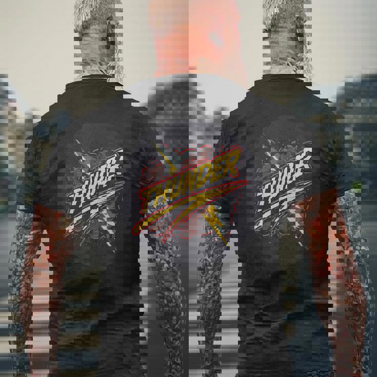 ストームファンのためのクールなサンダーステートメント衣装。 メンズTシャツ バックプリント 高齢者への贈り物