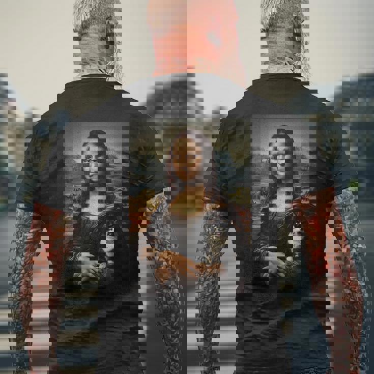 スノーシュー 猫 モナリザ 絵画 アート ママ お父さん メンズTシャツ バックプリント 高齢者への贈り物