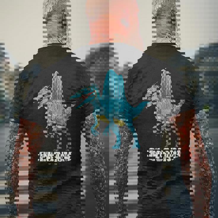スピノサウルスの恐竜デザイン。 メンズTシャツ バックプリント 高齢者への贈り物