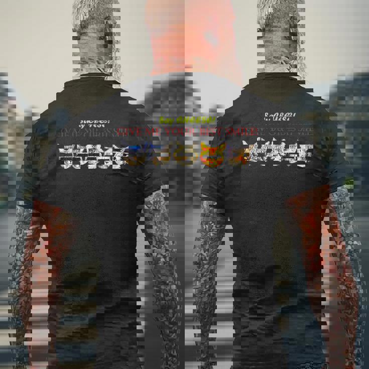 スマイル Smile 笑顔 笑う 猫 キャット Cat かわいい 面白い Cute 個性的 おしゃれ ねこ Rock メンズTシャツ バックプリント 高齢者への贈り物