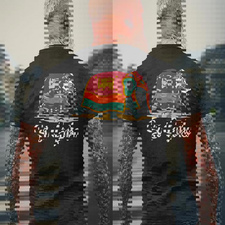 スリランカの国旗と友情 メンズTシャツ バックプリント 高齢者への贈り物