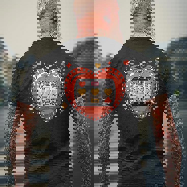 スロットマシンハートジャックポットカジノギャンブル愛好家 メンズTシャツ バックプリント 高齢者への贈り物