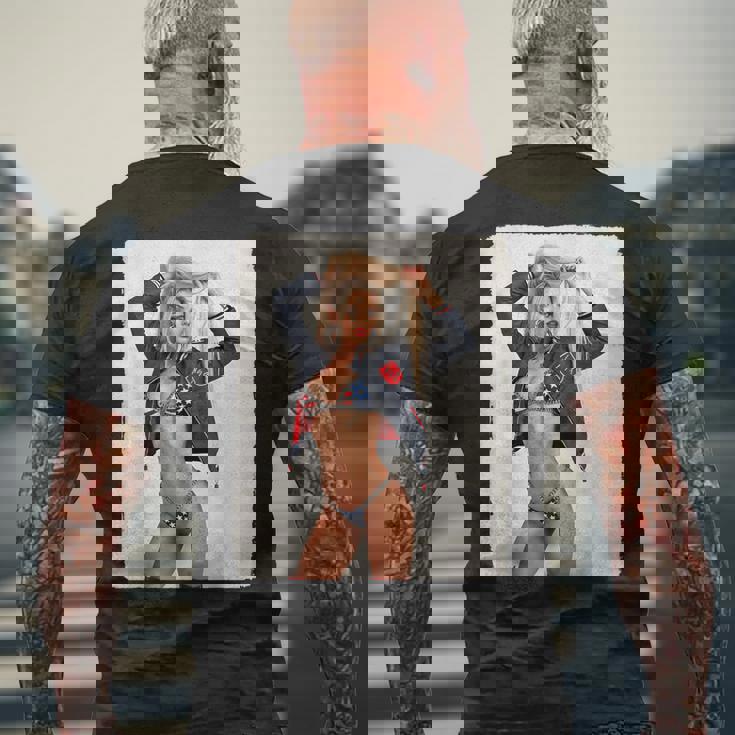 セクシーガールグラフィックtシャツ ブロンドボンシェルビキニピンナップガール メンズTシャツ バックプリント 高齢者への贈り物