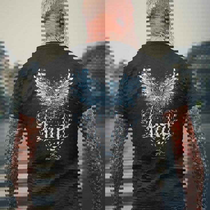 セラフィンの翼で昇天する天使のデザイン メンズTシャツ バックプリント 高齢者への贈り物