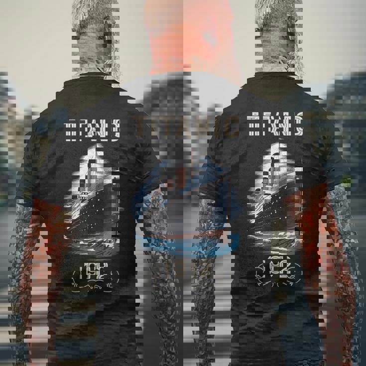 タイタニック 1912 ヴィンテージ タイタニック エキスパート タイタニック ボーイズ ガールズ メンズTシャツ バックプリント 高齢者への贈り物