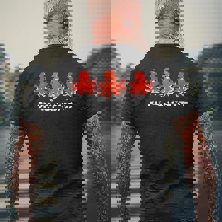 タコさんウインナー たこさん ウインナー 食べ物 イラスト かわいい おもしろ メンズTシャツ バックプリント 高齢者への贈り物