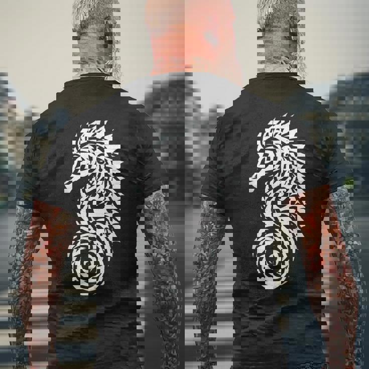 タツノオトシゴ ポリネシア トライバル マオリ柄 ライト メンズTシャツ バックプリント 高齢者への贈り物