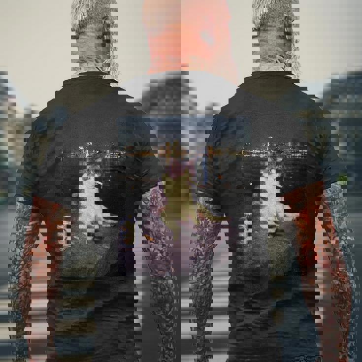 タバコ 子猫 おもしろい 喫煙 猫 ミーム バカ 脳腐 メンズTシャツ バックプリント 高齢者への贈り物