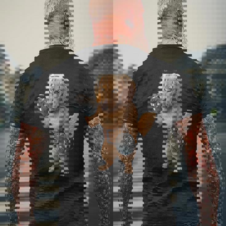 ダックスフンド 犬の筋肉トレーニング ダンベル付き フィットネスジム メンズTシャツ バックプリント 高齢者への贈り物