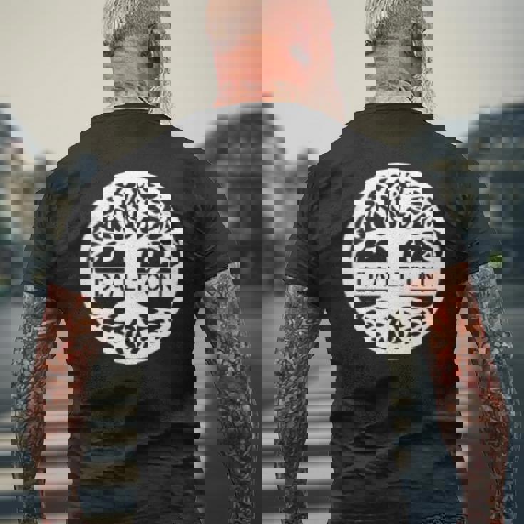 ダルトン アイルランドの名前 ケルトの生命の樹 メンズTシャツ バックプリント 高齢者への贈り物