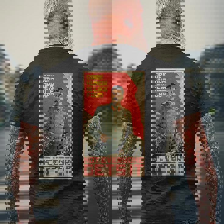 ダークユーモアは食べ物のようです スターリン・ソビエト共産主義のプロパガンダ メンズTシャツ バックプリント 高齢者への贈り物