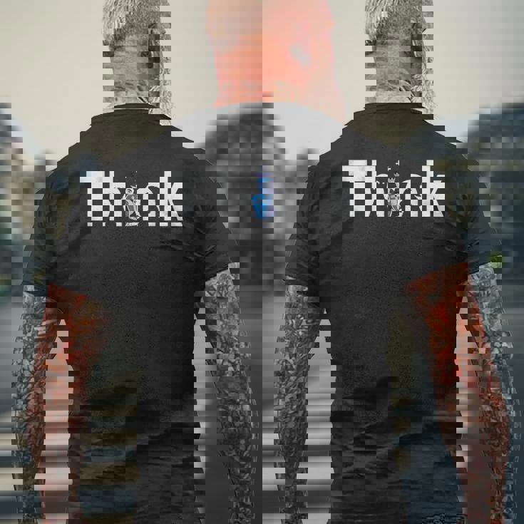 チェスは考える、チェスのデザイン、チェスプレーヤー、チェス メンズTシャツ バックプリント 高齢者への贈り物