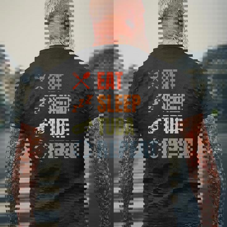 チューバ奏者スケジュール チューバ愛好家 金管楽器 メンズTシャツ バックプリント 高齢者への贈り物