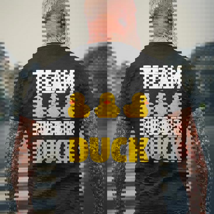 チームラバーダックラバーダック。 メンズTシャツ バックプリント 高齢者への贈り物