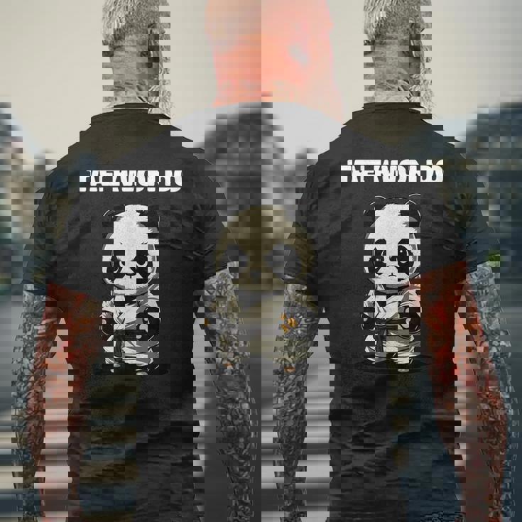 テコンドーtkdパンダキッズファイター メンズTシャツ バックプリント 高齢者への贈り物