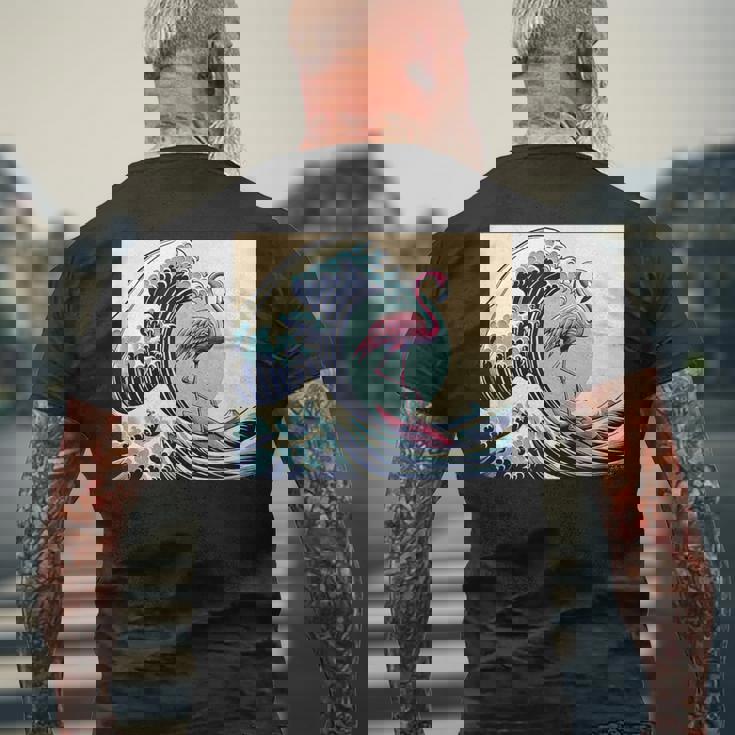 トロピカルピンク フラミンゴ グレートビッグウェーブサーファー オーシャンビーチ メンズTシャツ バックプリント 高齢者への贈り物