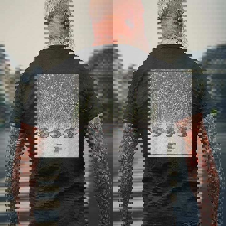 ドリームコアウィアードコア服エステティックコーンフィールドアイズ メンズTシャツ バックプリント 高齢者への贈り物