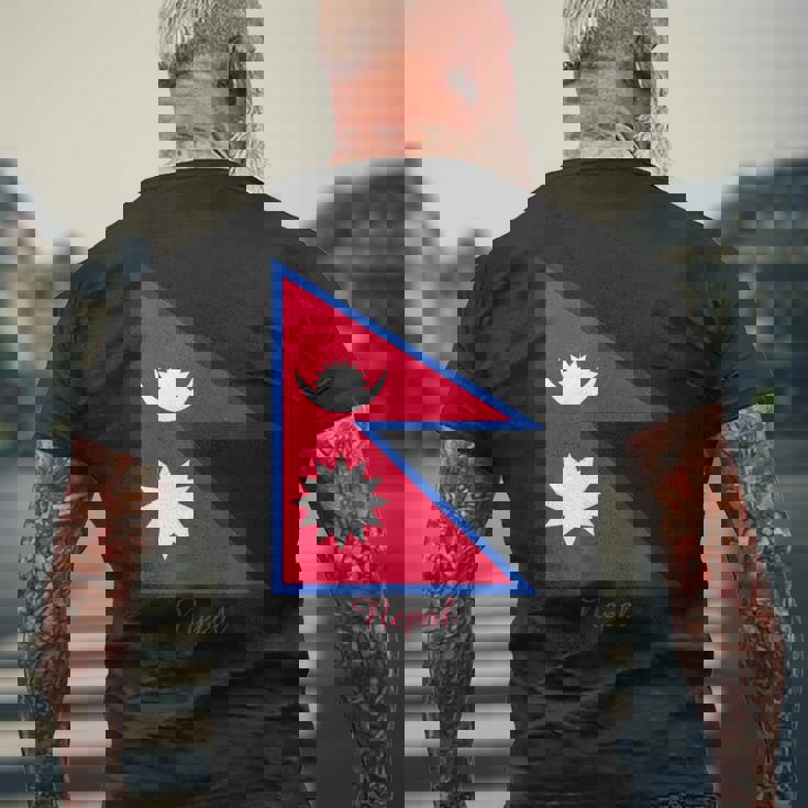 ネパールのネパール国旗のお土産。 メンズTシャツ バックプリント 高齢者への贈り物