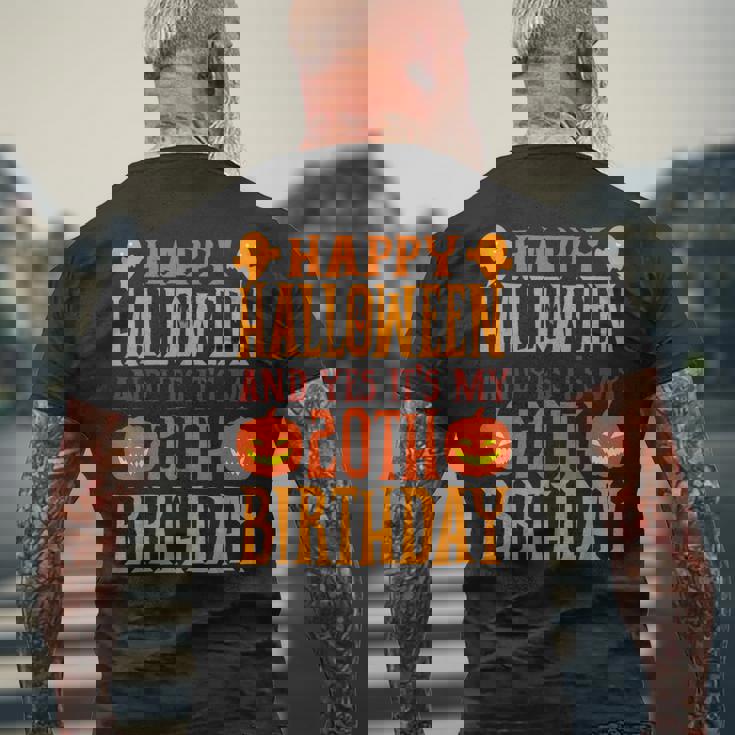 ハッピーハロウィンそしてはい、私の20歳の誕生日です メンズTシャツ バックプリント 高齢者への贈り物