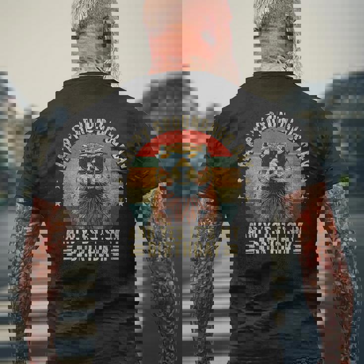 ハッピーマーモットの日、誕生日、クールなマーモット メンズTシャツ バックプリント 高齢者への贈り物