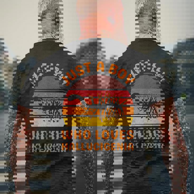 ハルキゲニアの化石絶滅虫が大好きなただの少年 メンズTシャツ バックプリント 高齢者への贈り物