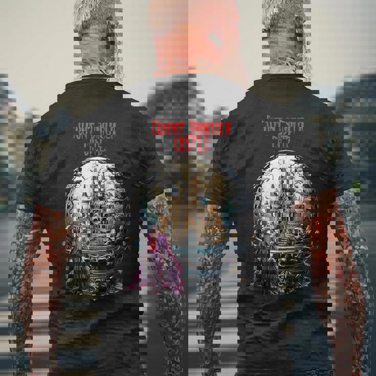 ハロウィン ナイト カウント ドラキュラ城 メンズTシャツ バックプリント 高齢者への贈り物