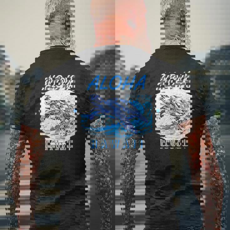 ハワイ ハワイアン ワイキキビーチ サーフボート ヤシの木 アロハ 夏 風景 海好き ウミガメ 波乗り メンズTシャツ バックプリント 高齢者への贈り物