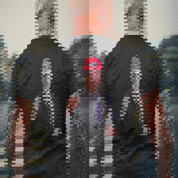 バイデンはトランプの帽子をかぶっています 2024 メンズTシャツ バックプリント 高齢者への贈り物