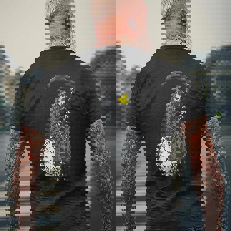 バンクシーの死神時計 メンズTシャツ バックプリント 高齢者への贈り物