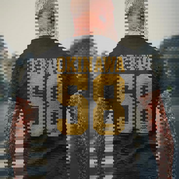 バーシティスタイル 沖縄 日本 メンズTシャツ バックプリント 高齢者への贈り物