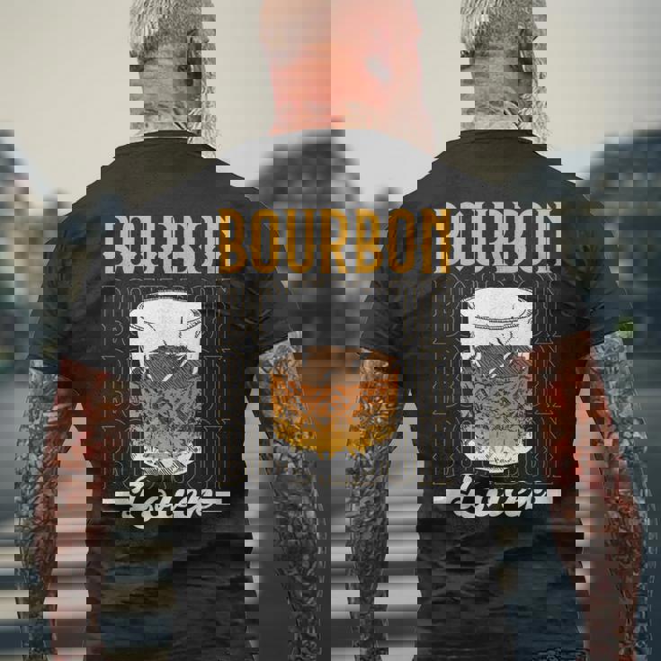 バーボンラバー 恋人 酒飲み 飲酒 ドリンク バーボン メンズTシャツ バックプリント 高齢者への贈り物