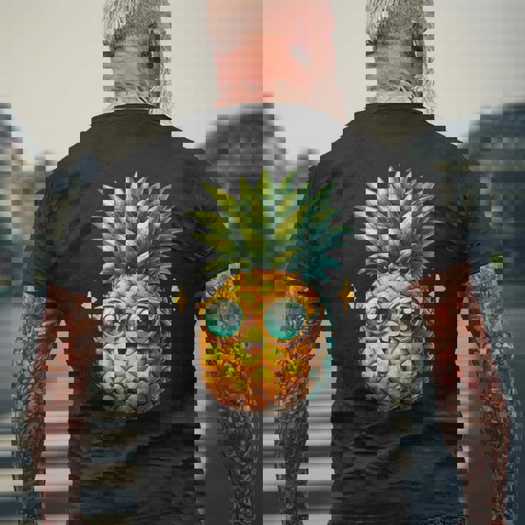 パイナップル柄 フルーツタリアン トロピカルパイナップル フルーツファン メンズTシャツ バックプリント 高齢者への贈り物