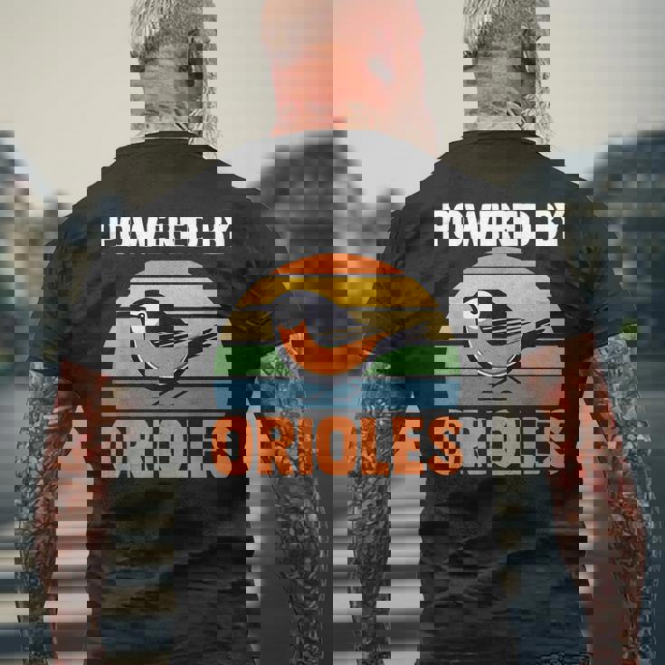 パワード・バイ・オリオールズ メンズTシャツ バックプリント 高齢者への贈り物