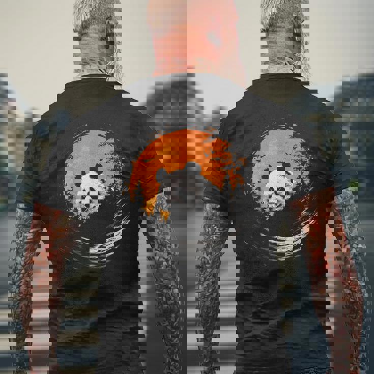 パンダ 森 ポートレート 動物好き 自然 グラフィック パンダ メンズTシャツ バックプリント 高齢者への贈り物