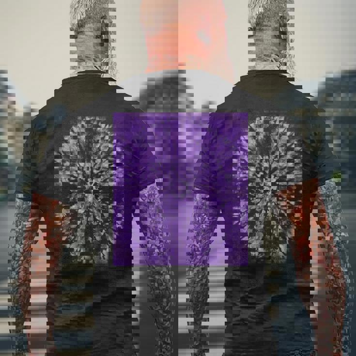 パープルバティックタイダイ ボヘミアンパターン メンズTシャツ バックプリント 高齢者への贈り物