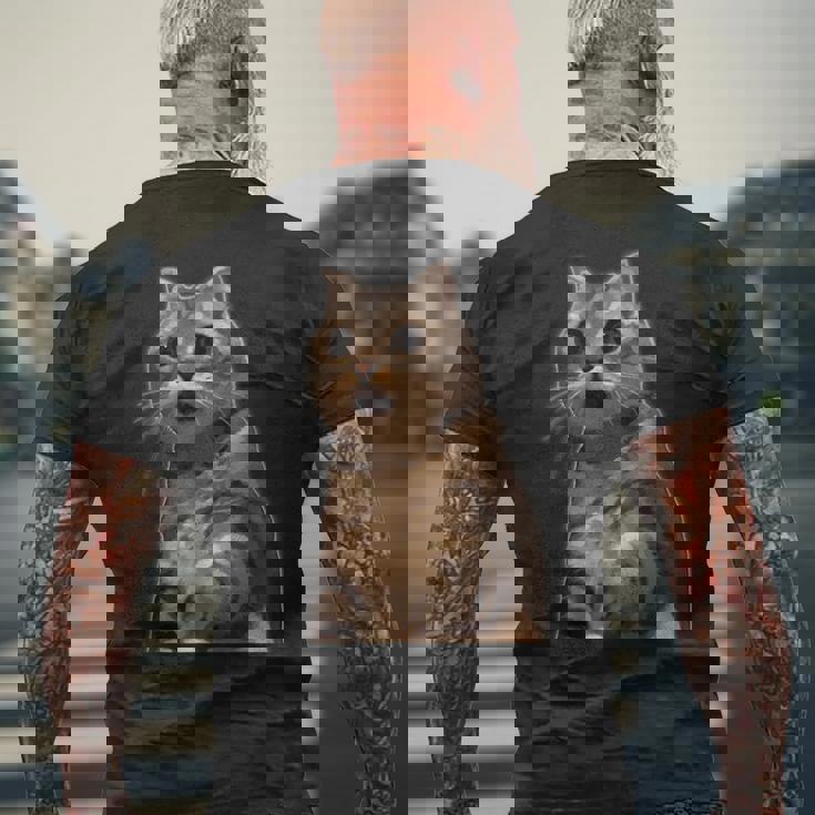 ビックリ猫 驚く猫 猫ミーム びっくり おどろく かわいい 面白い 人気 猫 イラスト メンズTシャツ バックプリント 高齢者への贈り物